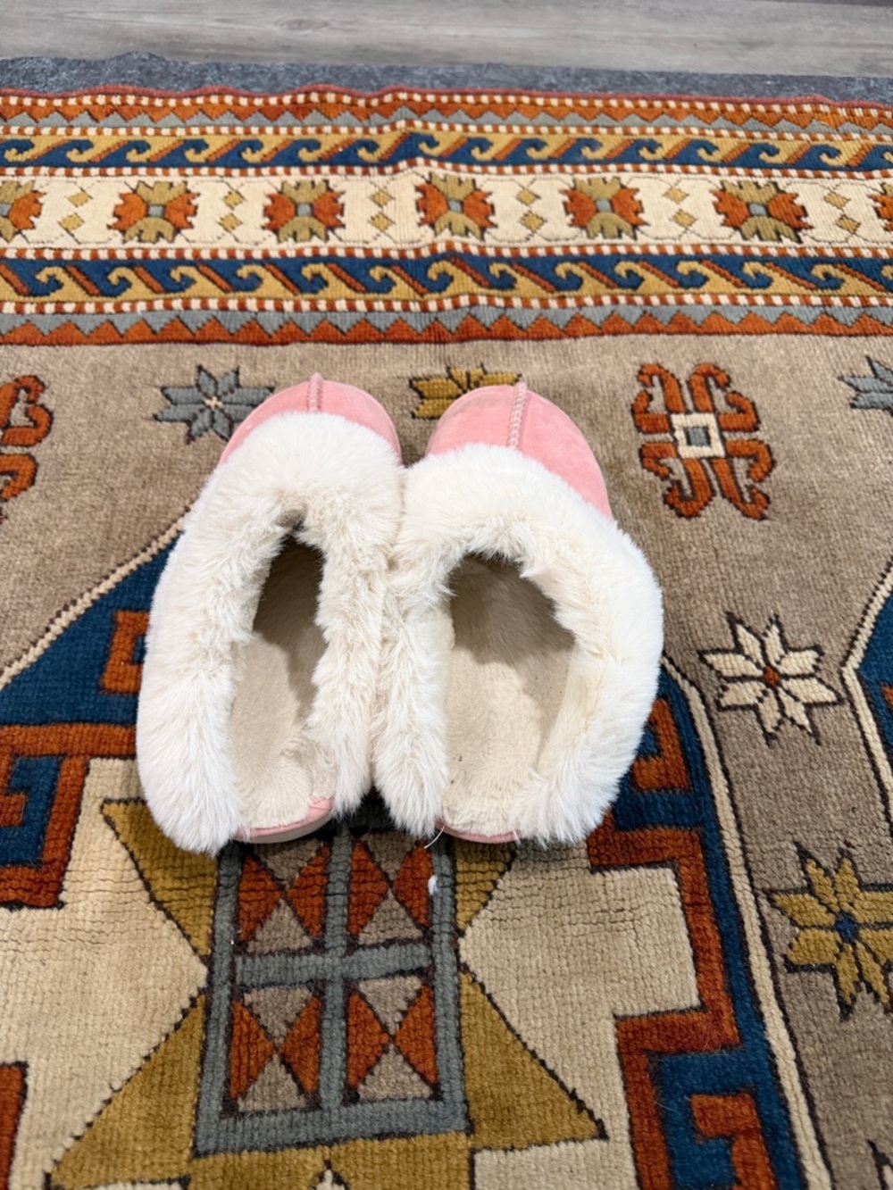 Amazon Pink Faux-Fur Lined Women's Slippers